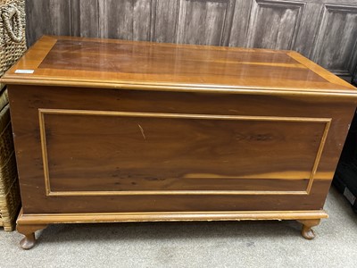 Lot 391 - A MODERN YEW WOOD BLANKET CHEST