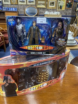 Lot 414 - A COLLECTION OF DR WHO AND THE HOBBIT CHARACTER FIGURES