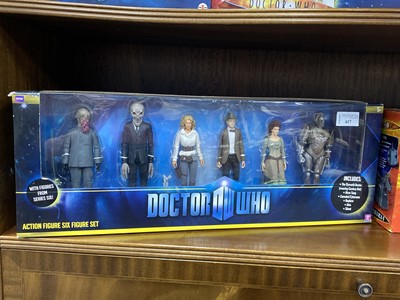 Lot 417 - A COLLECTION OF DR WHO CHARACTER FIGURES