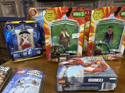 Lot 422 - A COLLECTION OF DR WHO CHARACTER FIGURES AND OTHER ITEMS