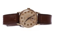 Lot 135 - GENTLEMAN'S NINE CARAT GOLD SMITHS DE LUXE...