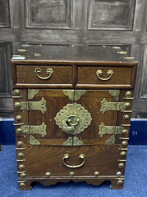 Lot 54 - AN EARLY 20TH CENTURY CHINESE CHEST