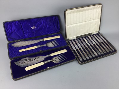 Lot 14 - A LOT OF SILVER PLATED FLATWARE