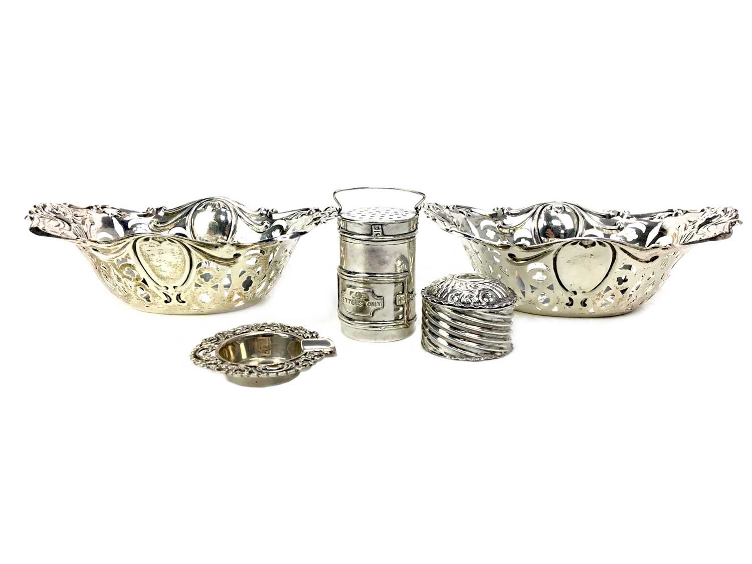 Lot 442 - A PAIR OF EARLY 20TH CENTURY SILVER BONBON DISHES ALONG WITH AN ASHTRAYM PILLBOX AND PEPPERETTE