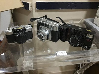 Lot 143 - A LOT OF VINTAGE AND CONTEMPORARY CAMERAS