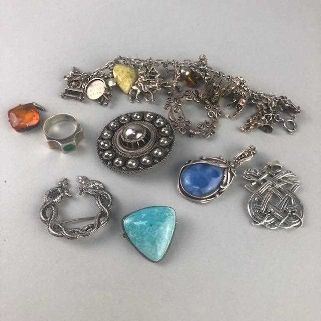 Lot 70 - A LOT OF SILVER AND OTHER JEWELLERY INCLUDING A CHARM BRACELET
