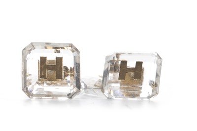 Lot 302 - A PAIR OF 'H' INITIAL CRYSTAL CUFFLINKS