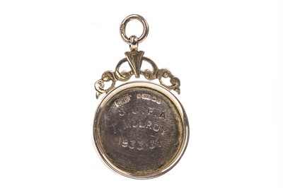 Lot 1703 - AN EARLY 20TH CENTURY GOLD FOOTBALL MEDAL