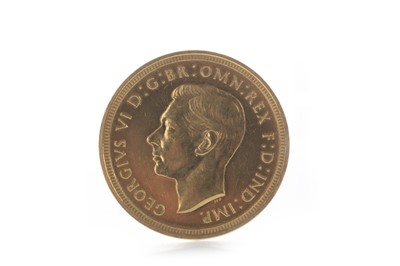 Lot 32 - A GEORGE VI (1936 - 1952) GOLD SOVEREIGN DATED 1937