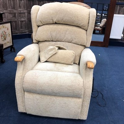 Lot 220 - A MODERN UPHOLSTERED RECLINING CHAIR