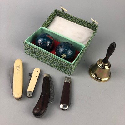 Lot 133 - A LOT OF VINTAGE PENS, PURSES AND OTHER OBJECTS