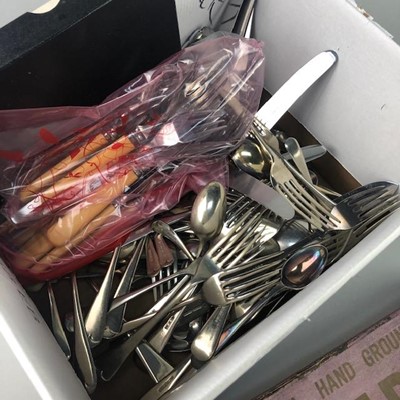 Lot 152 - A LOT OF PLATED CUTLERY