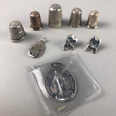 Lot 100 - A PAIR OF SILVER EARRINGS AND A COLLECTION OF SILVER THIMBLES