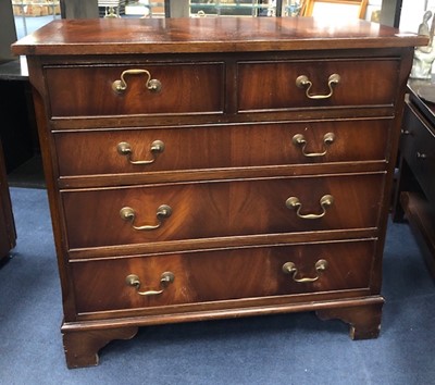 Lot 157 - A 20TH CENTURY MAHOGANY CHEST OF DRAWERS
