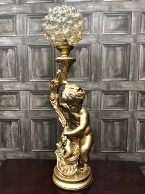 Lot 409 - A 20TH CENTURY GILT PAINTED TABLE LAMP