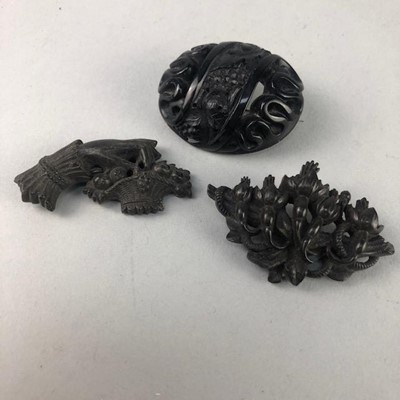 Lot 293 - A GROUP OF THREE BROOCHES