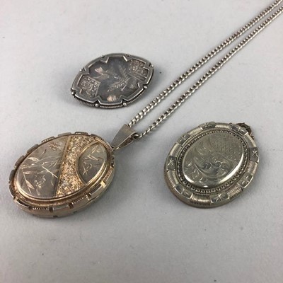 Lot 295 - A VICTORIAN LOCKET, PENDANT AND BROOCH