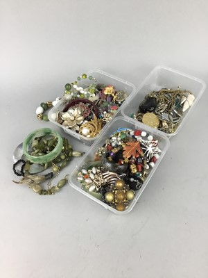 Lot 302 - A LOT OF COSTUME JEWELLERY