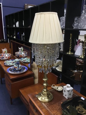 Lot 371 - A BRASS ELECTRIC TABLE LAMP