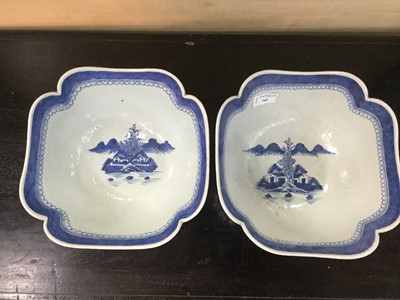 Lot 741 - A PAIR OF LATE 19TH CENTURY CHINESE BLUE AND WHITE BOWLS
