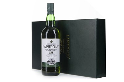 Lot 117 - LAPHROAIG AGED 18 YEARS GLASS PACK