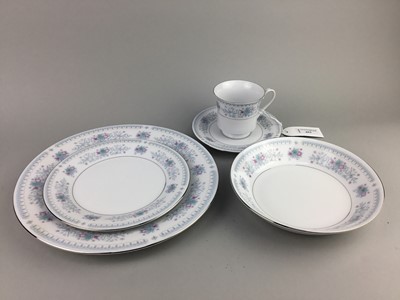 Lot 453 - A 'CROWN MING' DINNER AND TEA SERVICE