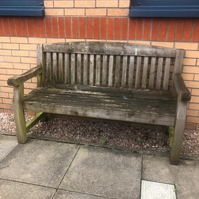 Lot 486 - A MODERN GARDEN BENCH