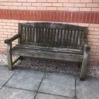 Lot 487 - A MODERN GARDEN BENCH