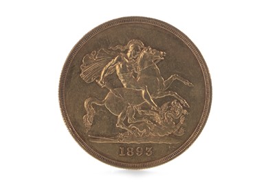 Lot 54 - A QUEEN VICTORIA (1837 - 1901) GOLD £5 FIVE POUND COIN DATED 1893