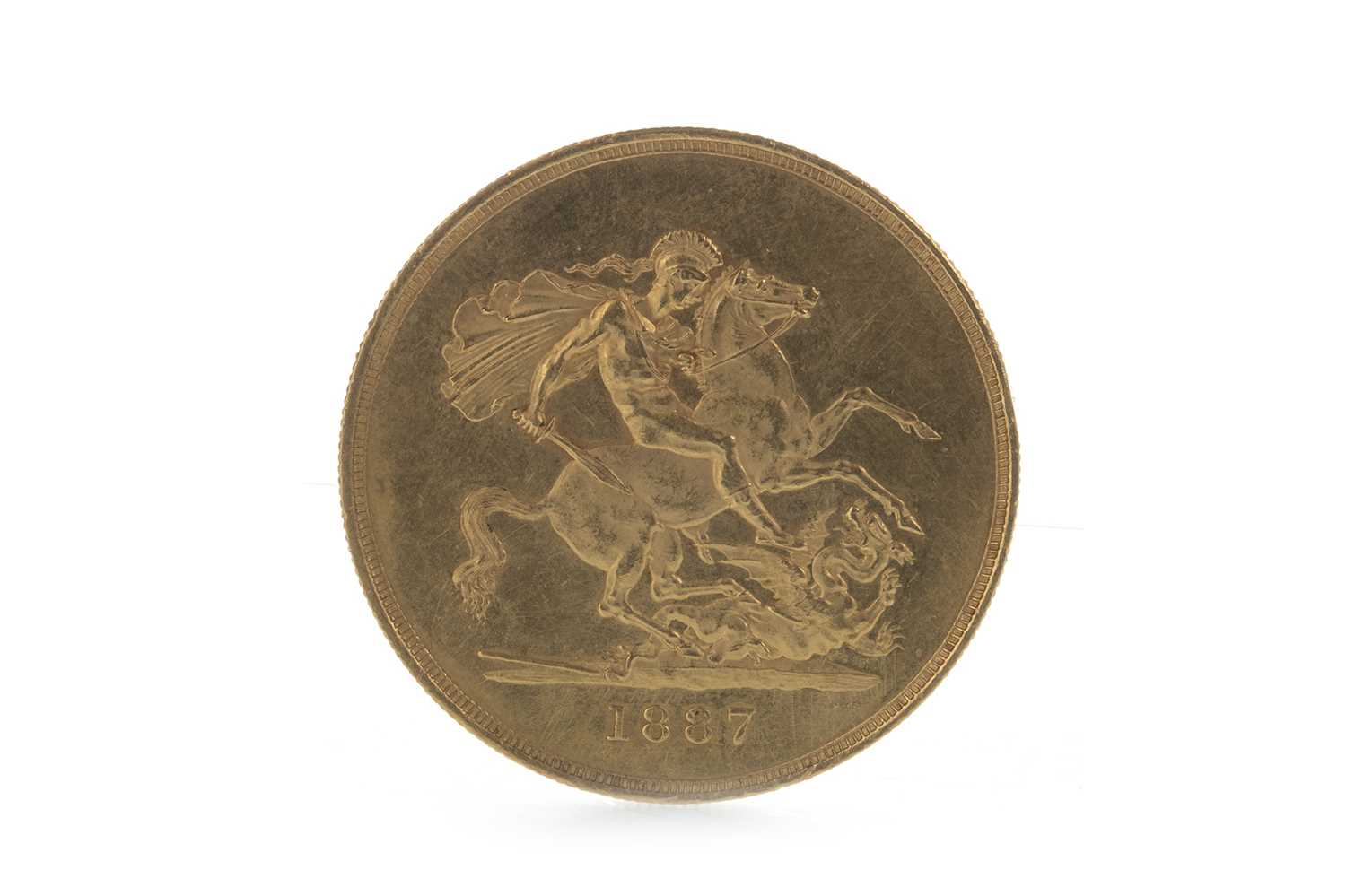 Lot 56 - A QUEEN VICTORIA (1837 - 1901) GOLD £5 FIVE POUND COIN DATED 1887