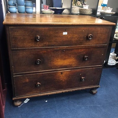 Lot 107 - A MAHOGANY CHEST OF THREE DRAWERS