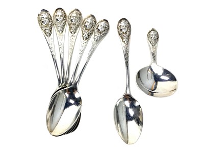 Lot 492 - A SET OF SIX VICTORIAN SILVER TEASPOONS ALONG WITH A CADDY SPOON