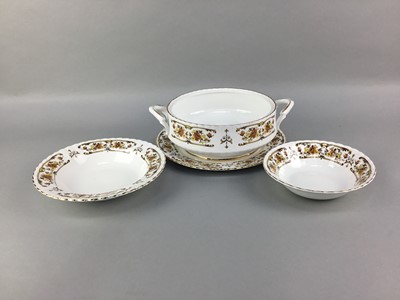 Lot 271 - A ROYAL STAFFORD 'CLOVELLY' PART DINNER AND TEA SERVICE