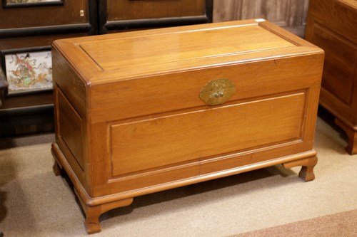 Lot 896 - EARLY/MID 20TH CENTURY CHINESE WOOD CHEST...