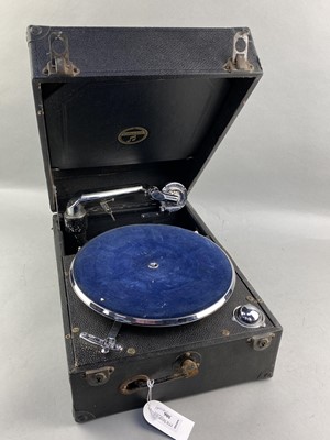 Lot 306 - A PORTABLE GRAMOPHONE AND RECORDS