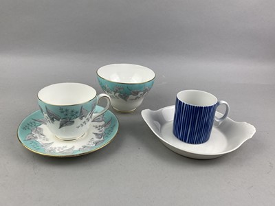 Lot 332 - A WEDGWOOD TEA SERVICE AND OTHER CERAMICS