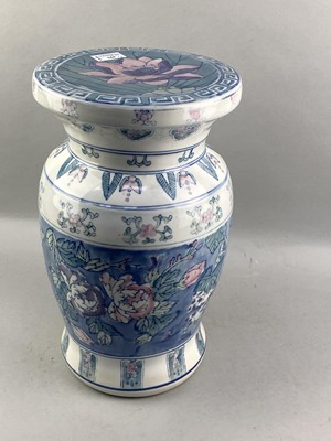 Lot 344 - A 20TH CENTURY JARDINIERE AND PEDESTAL ALONG WITH A VASE