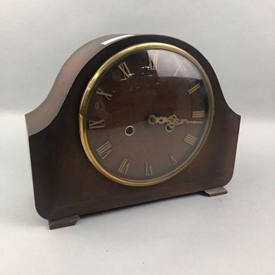 Lot 348 - AN EARLY 20TH CENTURY SMITH'S MANTEL CLOCK