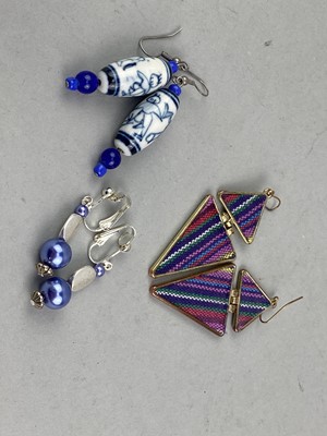 Lot 351 - A LOT OF MODERN DROP EARRINGS