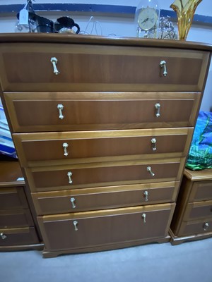 Lot 361 - AN OAK BEDROOM SUITE