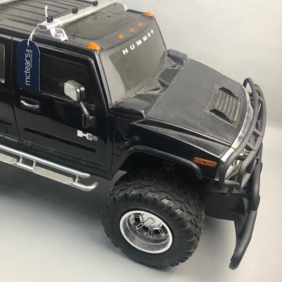 Lot 369 - A RADIO CONTROLLED HUMMER