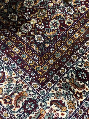 Lot 416 - A 20TH CENTURY RUG