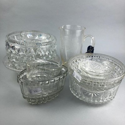 Lot 206 - A LOT OF CRYSTAL AND GLASS WARE