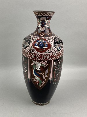 Lot 496 - AN EARLY 20TH CENTURY CHINESE CLOISONNE VASE