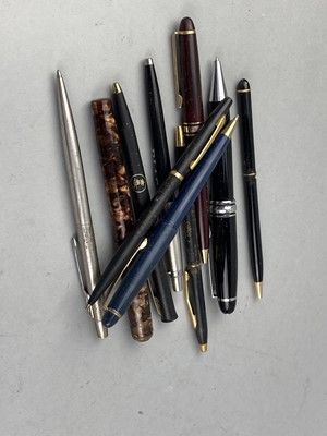 Lot 513 - A LOT OF FOUNTAIN AND BIRO PENS