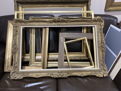 Lot 561 - A LOT OF ANTIQUE AND CONTEMPORARY PICTURES FRAMES