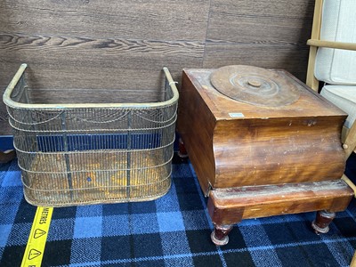 Lot 490 - A VICTORIAN COMMODE AND BRASS MOUNTED FENDER