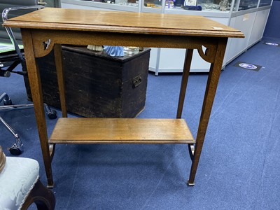 Lot 421 - AN ARTS & CRAFTS OAK RECTANGULAR OCCASIONAL TABLE