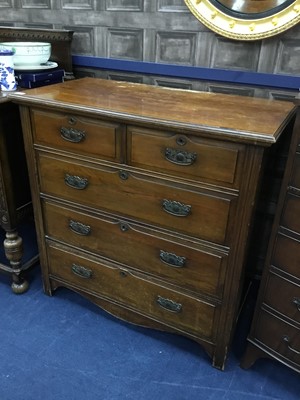 Lot 424 - AN EARLY 20TH CENTURY OAK CHEST OF FIVE DRAWERS