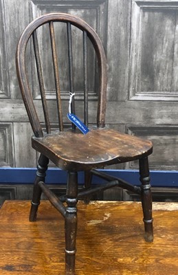 Lot 445 - A 20TH CENTURY CHAIR